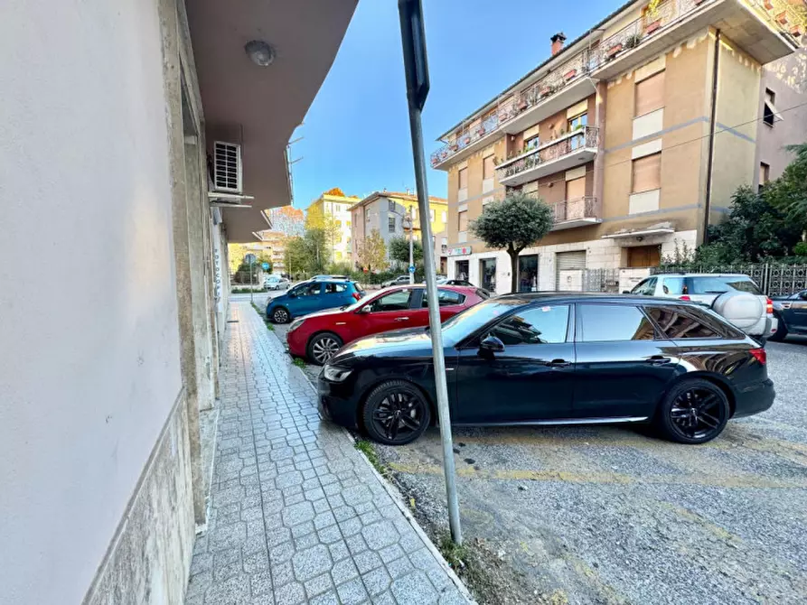 Immagine 7 di Negozio in affitto  in Via Ettore Lucandri a Rieti