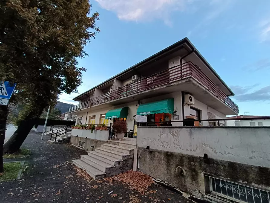 Immagine 2 di Negozio in vendita  in Via Prof. Luigi Cipriani a Contigliano