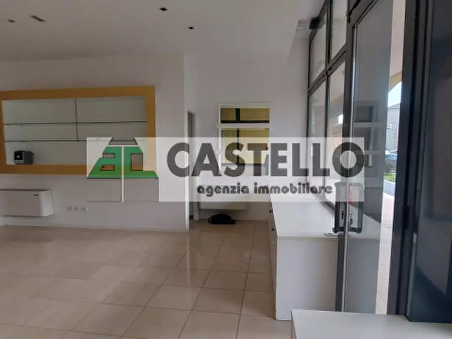 Immagine 5 di Negozio in vendita  in Via Roma a Vigodarzere