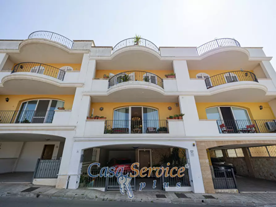 Immagine 1 di Villa in vendita  in Via Brindisi a Casarano