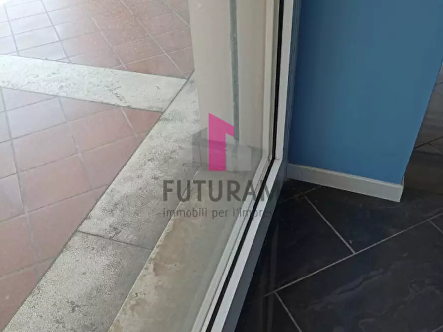 Immagine 5 di Negozio in vendita  in via montà a Padova