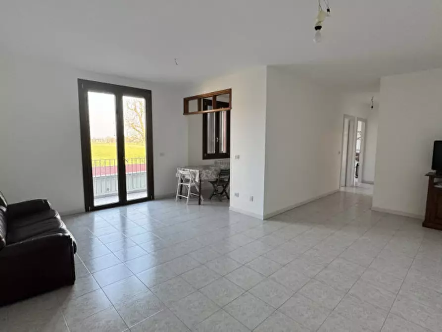 Immagine 2 di Appartamento in vendita  in Strada Villa a Roccabianca