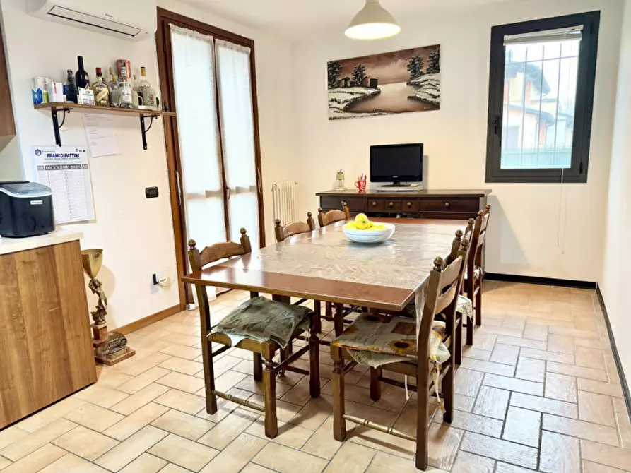 Immagine 41 di Villetta a schiera in vendita  in Via 16 giugno 1 a Sissa Trecasali