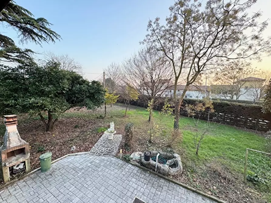 Immagine 4 di Casa bifamiliare in vendita  in Via Restello a Villa Del Conte