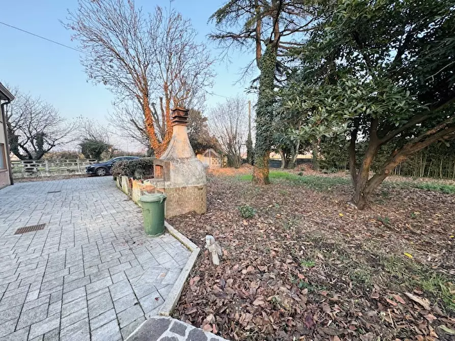 Immagine 24 di Casa bifamiliare in vendita  in Via Restello a Villa Del Conte