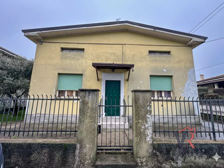 Immagine 2 di Casa indipendente in vendita  in Via Guglielmo Marconi a Trenzano