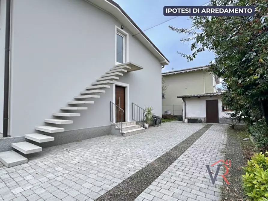 Immagine 9 di Casa indipendente in vendita  in Via Guglielmo Marconi a Trenzano