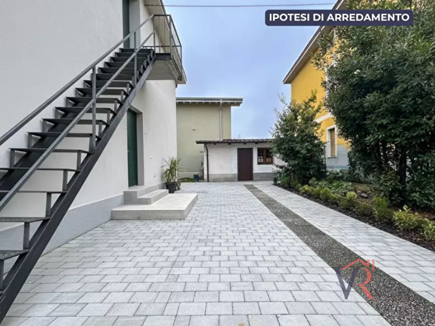 Immagine 11 di Casa indipendente in vendita  in Via Guglielmo Marconi a Trenzano