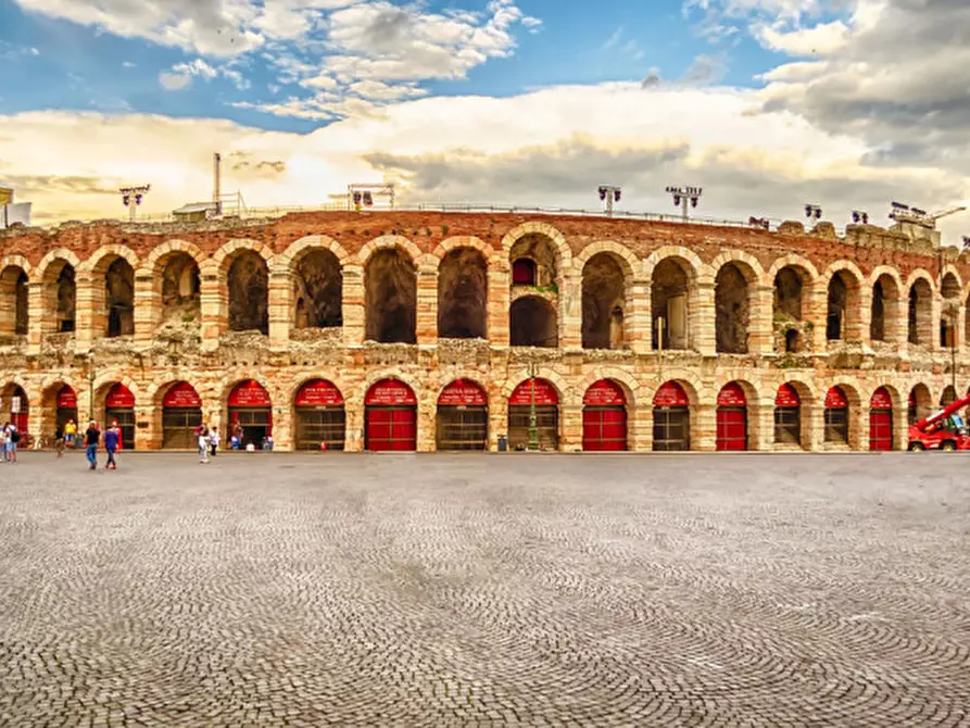 Immagine 2 di Appartamento in vendita  in Via Mazzini a Verona