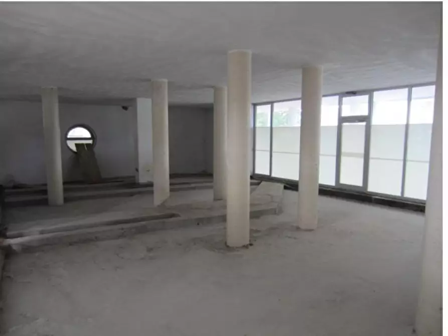 Immagine 2 di Negozio in vendita  in Piazza San Michele a Quarto D'altino