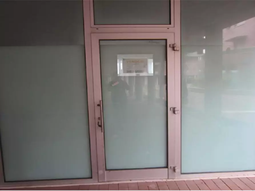 Immagine 3 di Negozio in vendita  in Piazza San Michele a Quarto D'altino