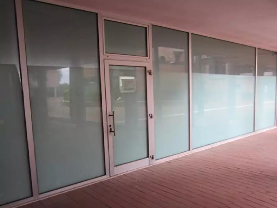 Immagine 4 di Negozio in vendita  in Piazza San Michele a Quarto D'altino