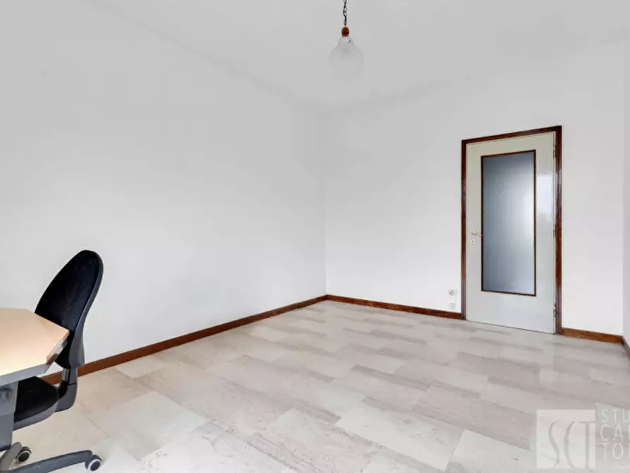 Immagine 15 di Appartamento in vendita  in via ovada, 25 a Milano