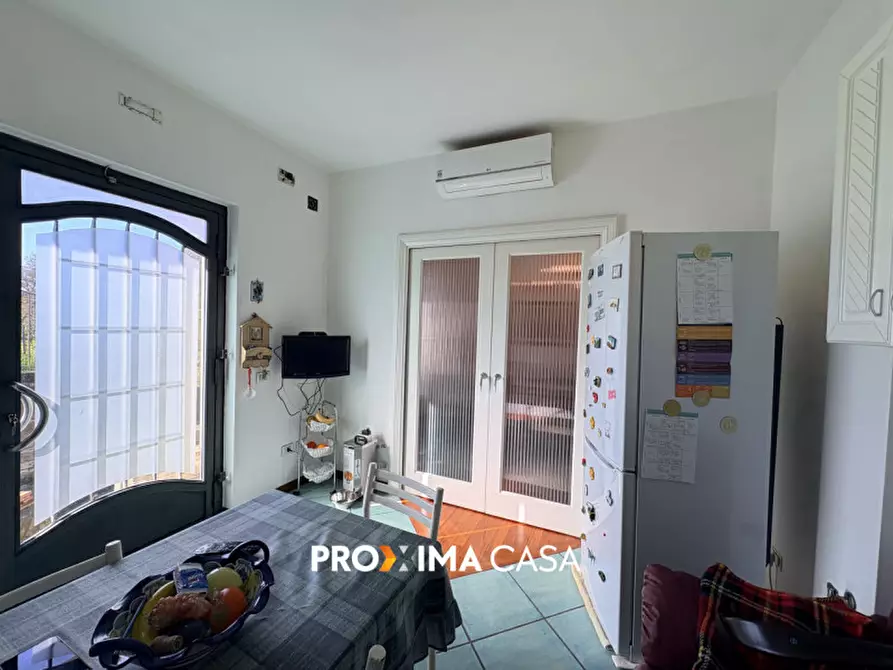 Immagine 3 di Villa in vendita  in Via Del Canale a Salerno