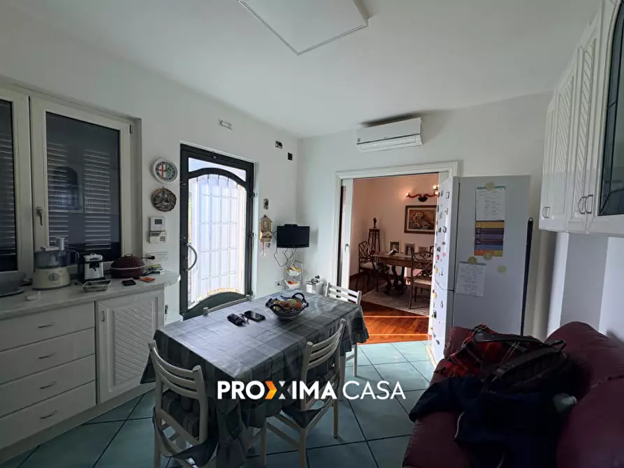 Immagine 4 di Villa in vendita  in Via Del Canale a Salerno