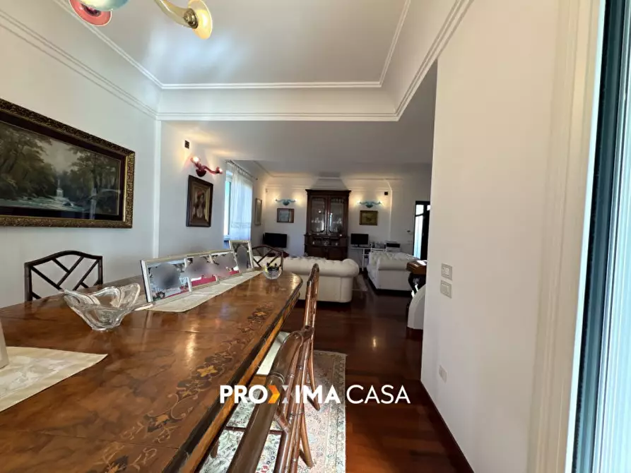 Immagine 7 di Villa in vendita  in Via Del Canale a Salerno