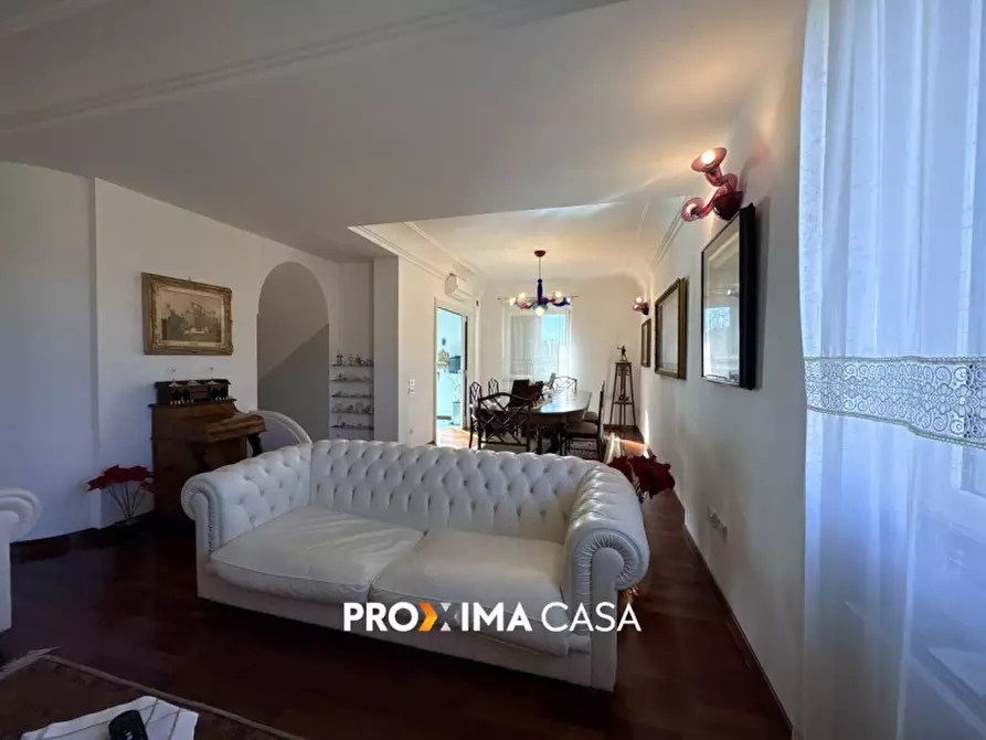 Immagine 11 di Villa in vendita  in Via Del Canale a Salerno