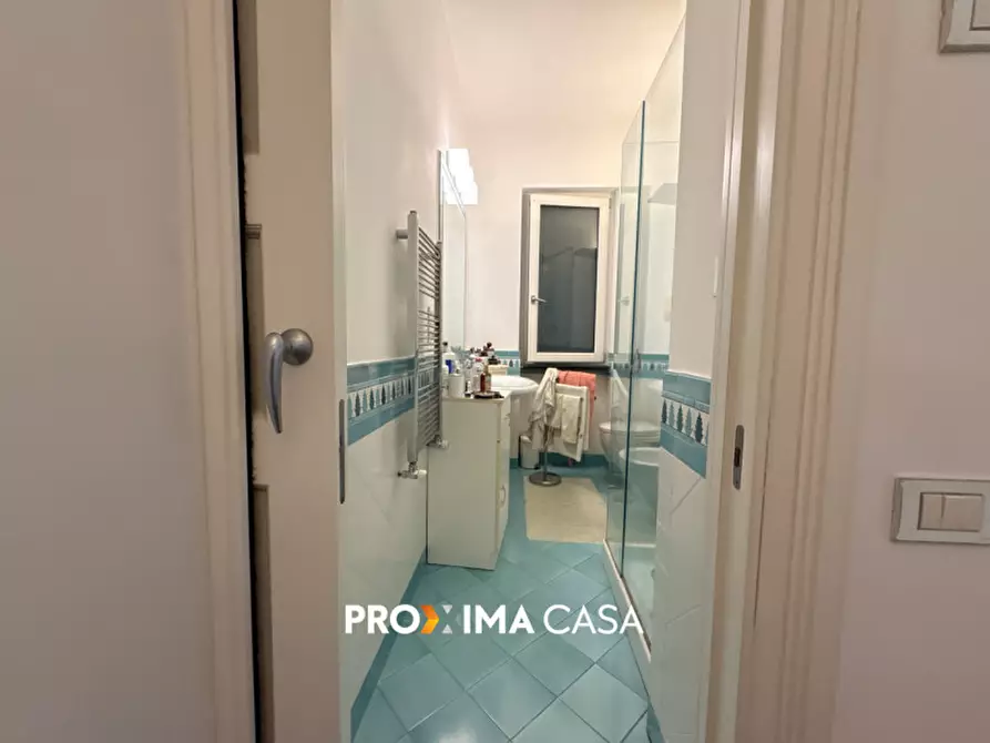 Immagine 19 di Villa in vendita  in Via Del Canale a Salerno