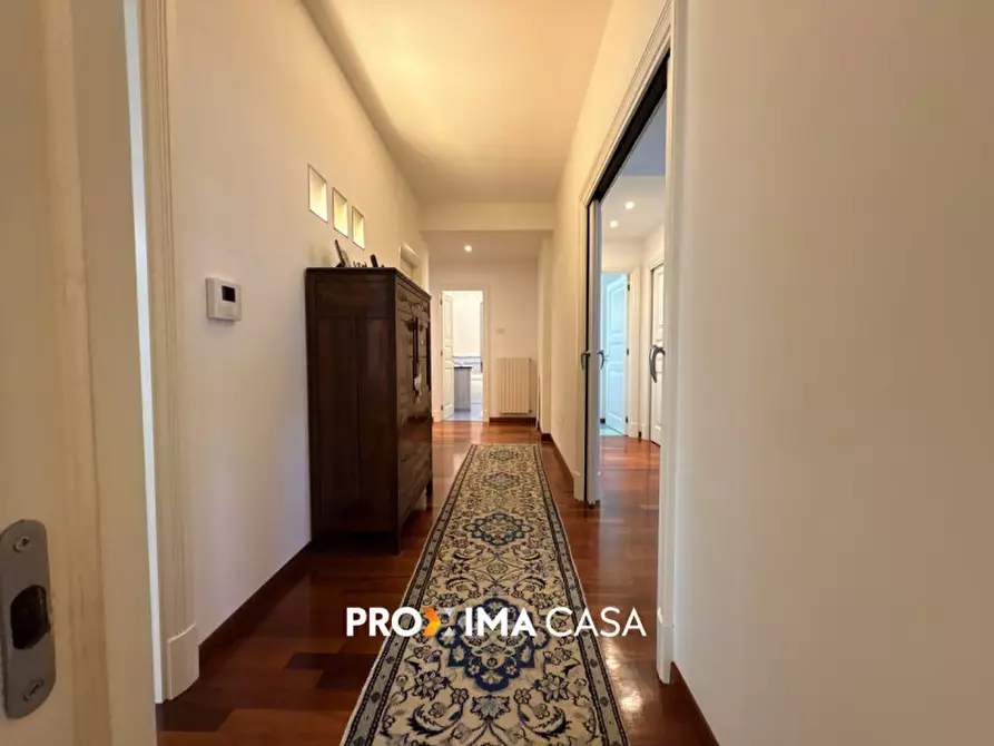 Immagine 20 di Villa in vendita  in Via Del Canale a Salerno