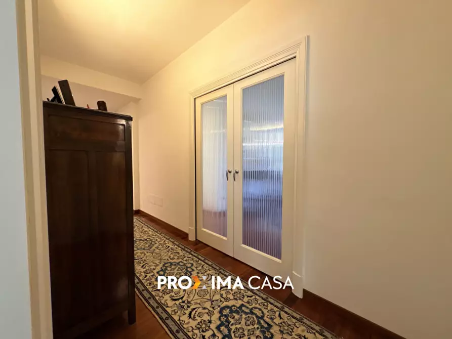 Immagine 21 di Villa in vendita  in Via Del Canale a Salerno