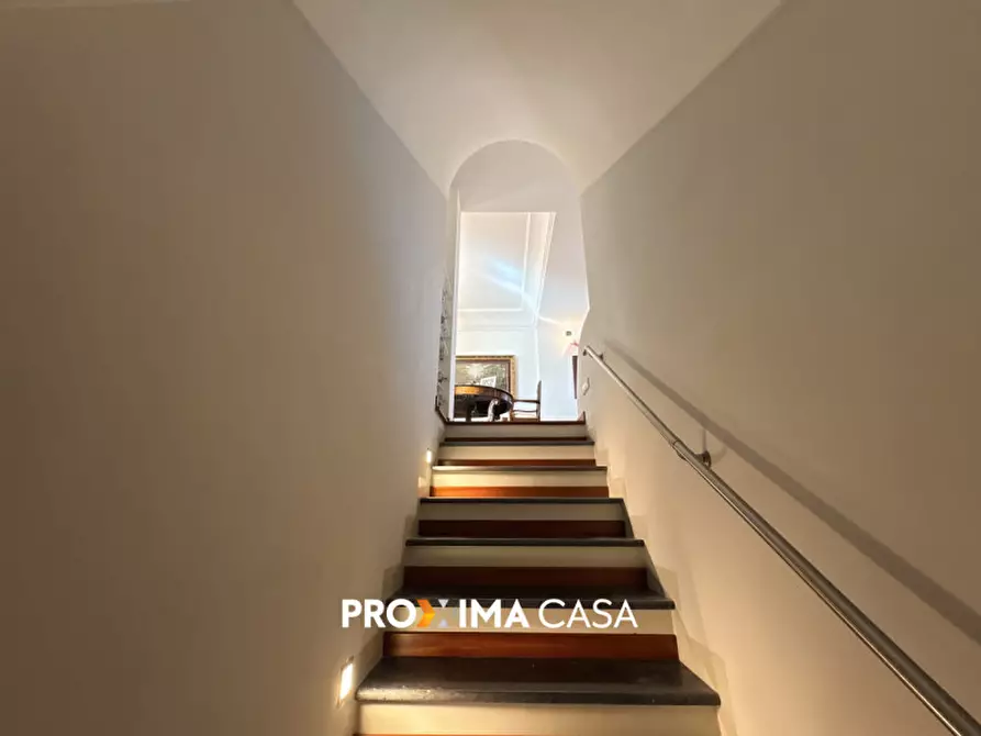 Immagine 32 di Villa in vendita  in Via Del Canale a Salerno