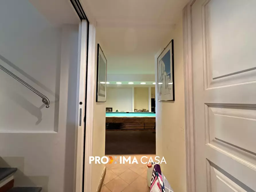 Immagine 39 di Villa in vendita  in Via Del Canale a Salerno