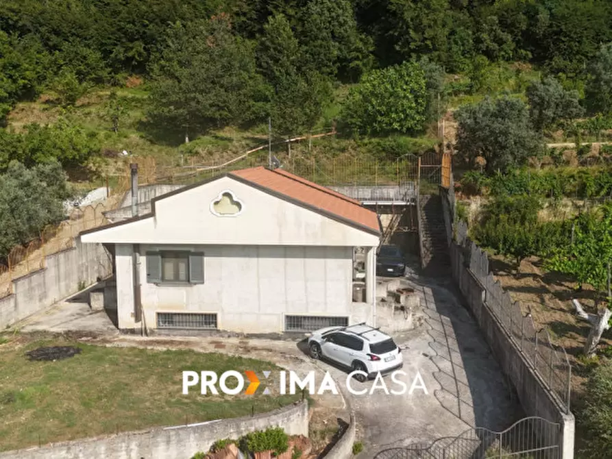 Immagine 55 di Villa in vendita  in Via Del Canale a Salerno