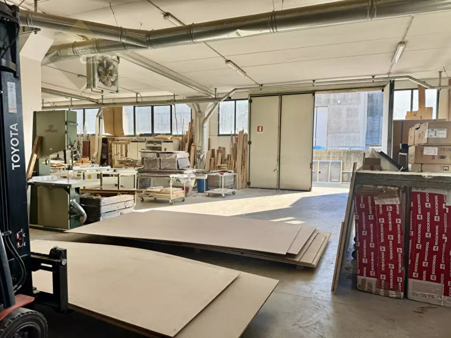 Immagine 5 di Capannone industriale in vendita  in Via del Lavoro a Rosà