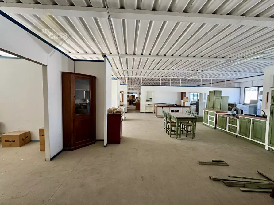 Immagine 10 di Capannone industriale in vendita  in Via del Lavoro a Rosà