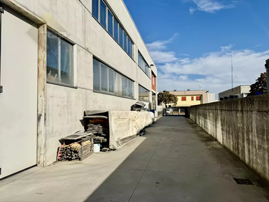 Immagine 13 di Capannone industriale in vendita  in Via del Lavoro a Rosà