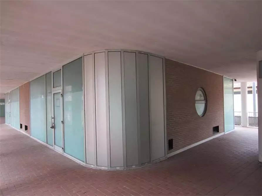 Immagine 1 di Negozio in vendita  in Piazza San Michele a Quarto D'altino