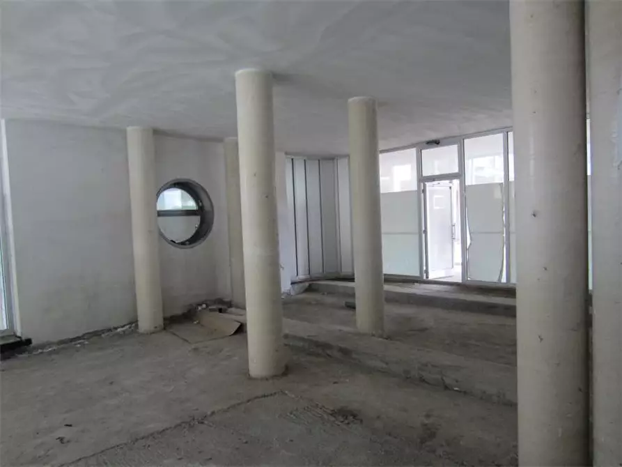 Immagine 3 di Negozio in vendita  in Piazza San Michele a Quarto D'altino