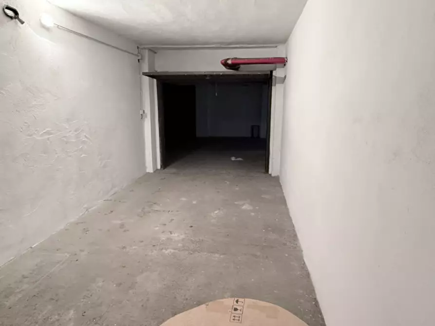 Immagine 2 di Garage in vendita  in Via Egidio Meneghetti 10 a Verona
