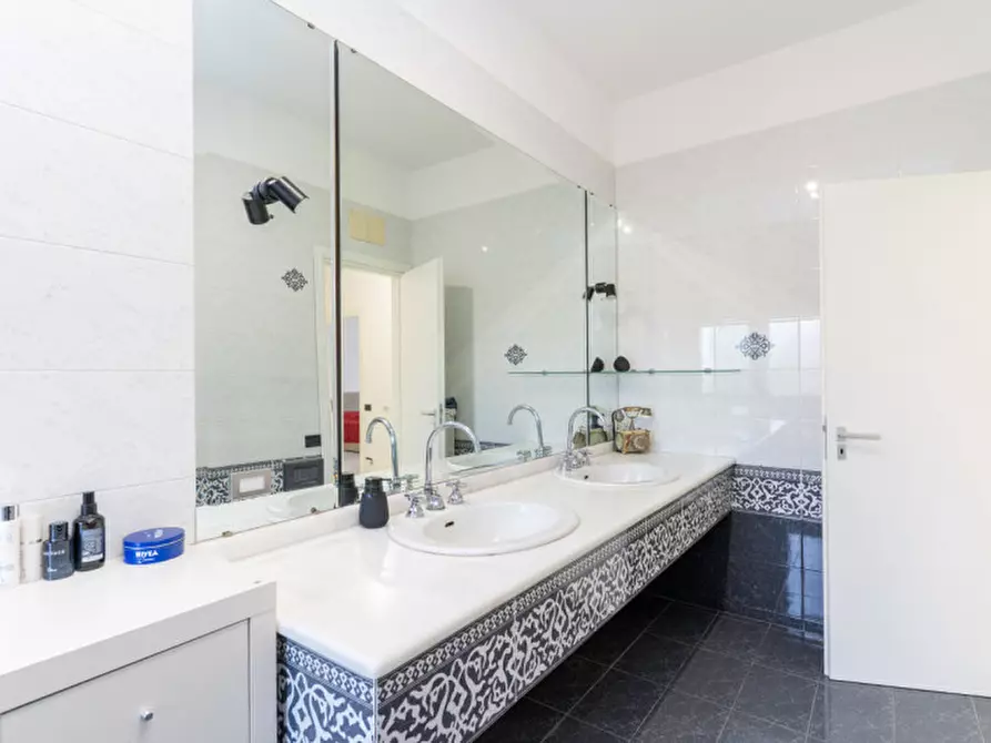 Immagine 26 di Appartamento in vendita  in Viale Crotone a Catanzaro