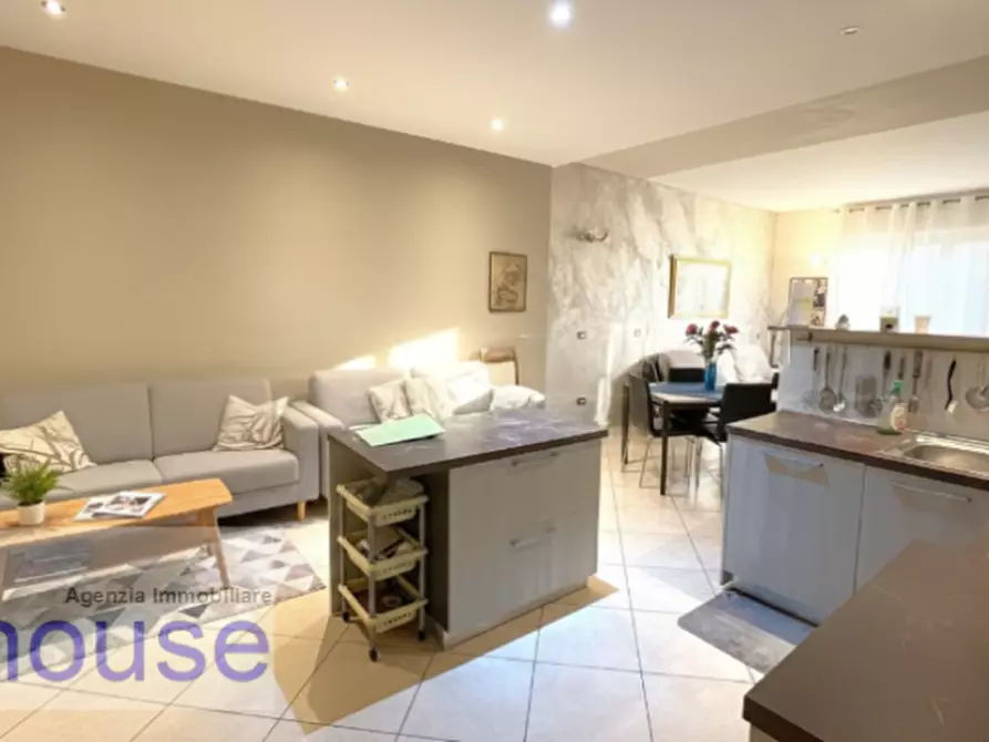 Immagine 4 di Appartamento in vendita  in via mercato a Cossato