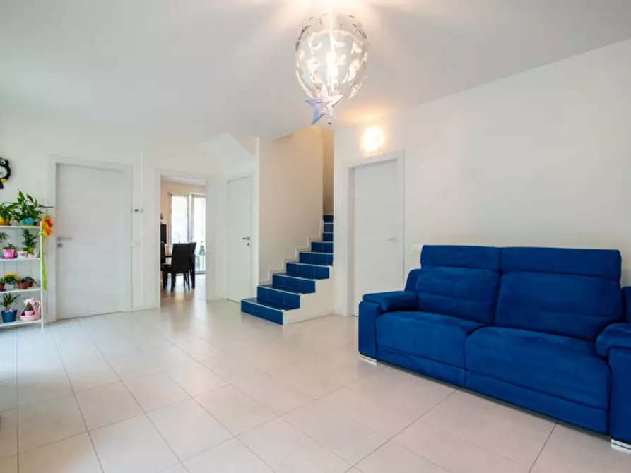 Immagine 3 di Casa trifamiliare in vendita  in Via Monteortone a Abano Terme