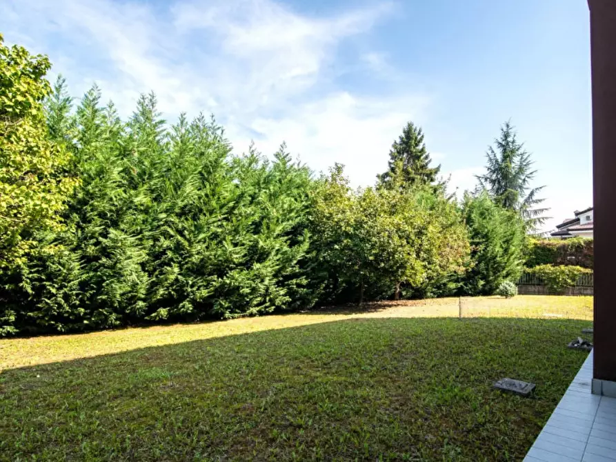 Immagine 9 di Casa trifamiliare in vendita  in Via Monteortone a Abano Terme