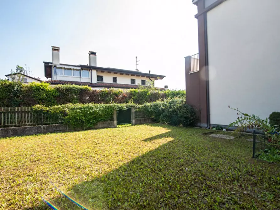 Immagine 11 di Casa trifamiliare in vendita  in Via Monteortone a Abano Terme