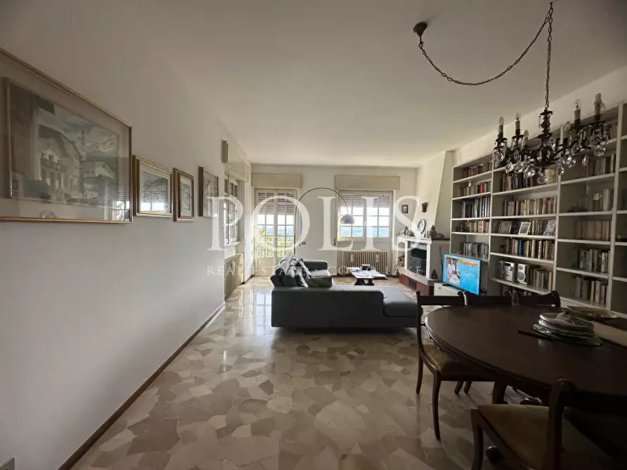 Immagine 16 di Villa in vendita  a Erba