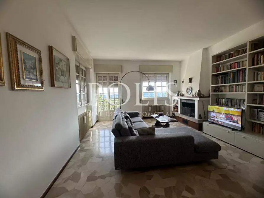 Immagine 17 di Villa in vendita  a Erba