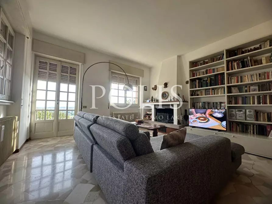 Immagine 18 di Villa in vendita  a Erba