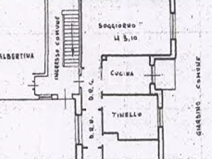 Immagine 21 di Villa in vendita  a Erba