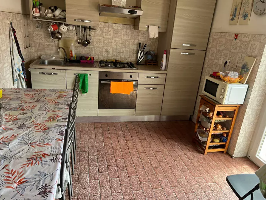 Immagine 4 di Appartamento in vendita  in Via Volpiano a Roma