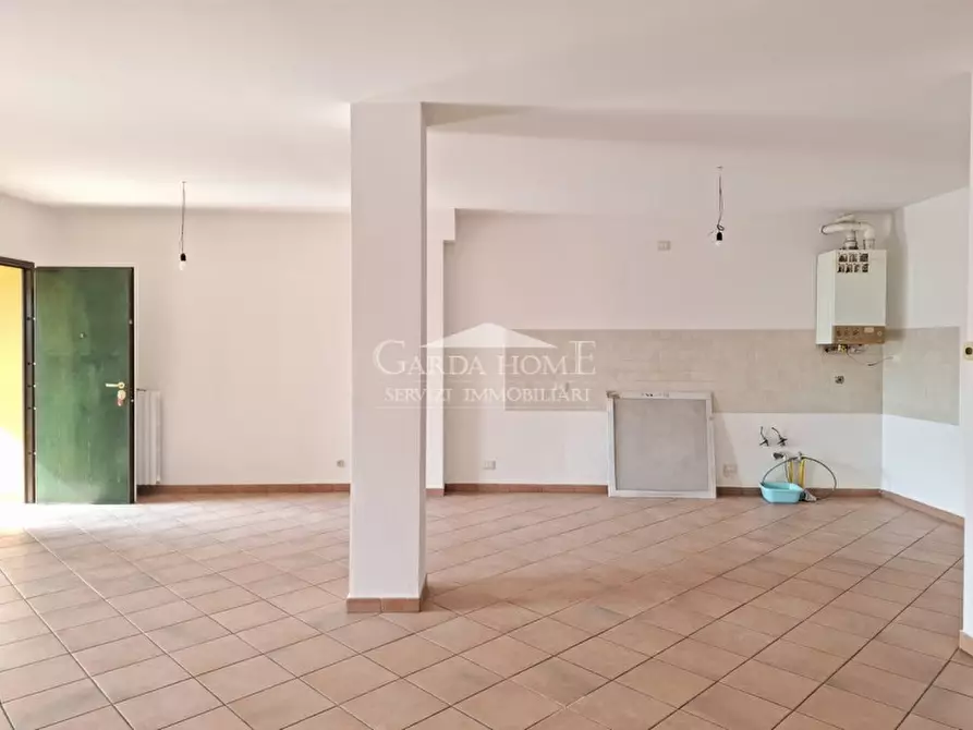 Immagine 3 di Appartamento in vendita  in Via Vaccarolo a Desenzano Del Garda