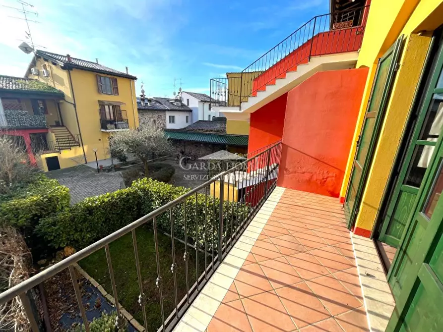 Immagine 3 di Appartamento in vendita  in Via Vaccarolo a Desenzano Del Garda