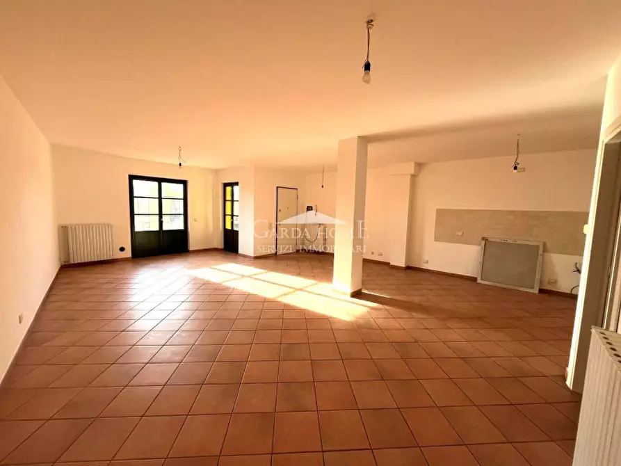 Immagine 4 di Appartamento in vendita  in Via Vaccarolo a Desenzano Del Garda