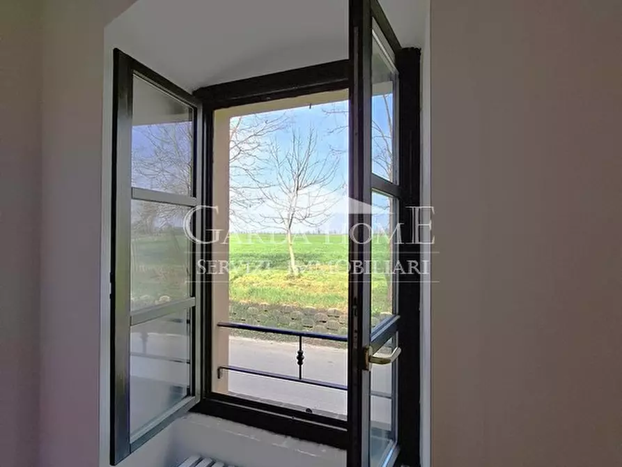 Immagine 8 di Appartamento in vendita  in Via Vaccarolo a Desenzano Del Garda