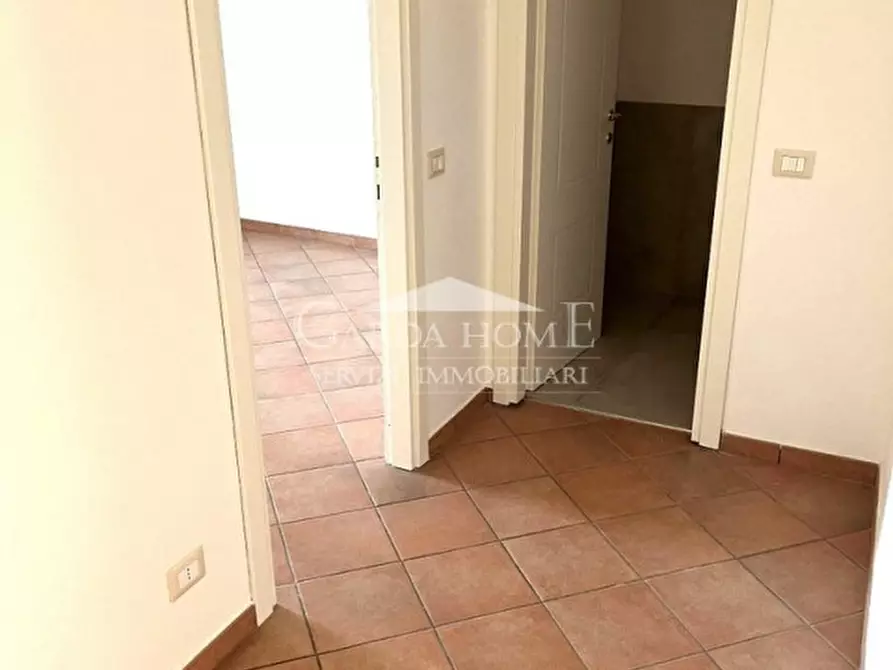 Immagine 9 di Appartamento in vendita  in Via Vaccarolo a Desenzano Del Garda