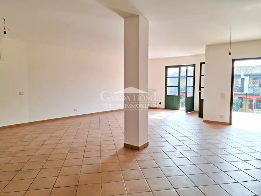 Immagine 16 di Appartamento in vendita  in Via Vaccarolo a Desenzano Del Garda