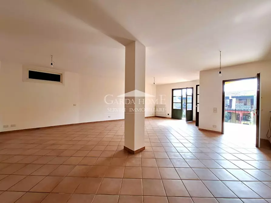 Immagine 17 di Appartamento in vendita  in Via Vaccarolo a Desenzano Del Garda